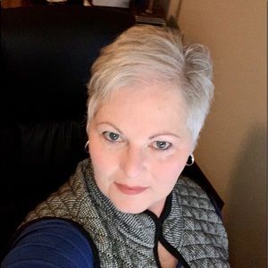 Meet your Posher, Virginia